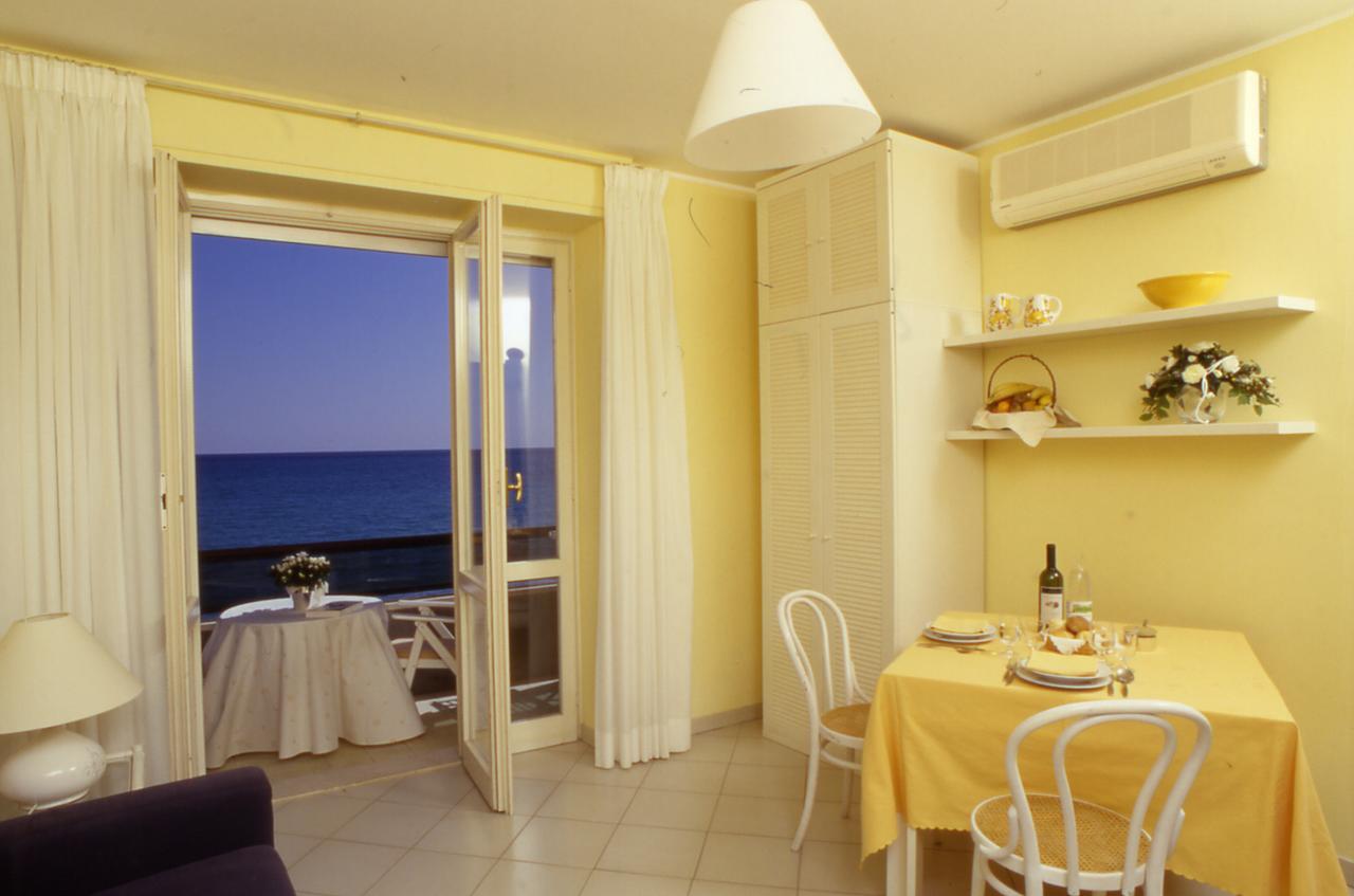 Sole Mare Alaxi Aparthotel